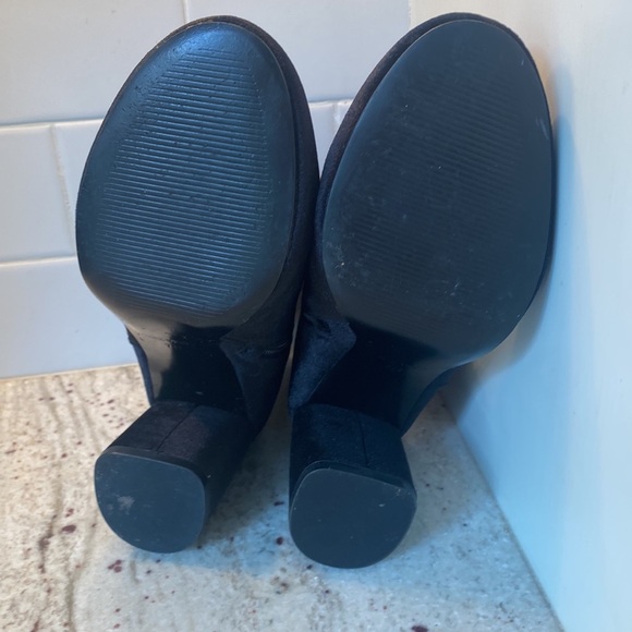 Nine West black velvet booties with side zip and 3 button accent. Size 7 - Picture 8 of 8
